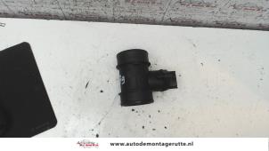 O115912 Gebruikte luchtmassameter Opel Astra
