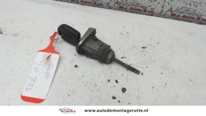 Gebruikte Deurslot Cilinder links Volkswagen Lupo O81417