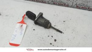 O81417 Gebruikte deurslot cilinder links Volkswagen Lupo