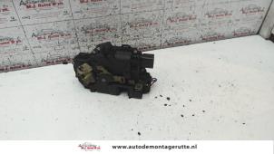 O83219 Gebruikte slotmechaniek portier 4deurs links-voor Seat Toledo