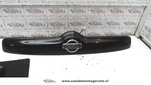 O92127 Gebruikte achterklep handgreep Nissan Micra