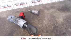 O114370 Gebruikte sleutel+contactslot Renault Twingo
