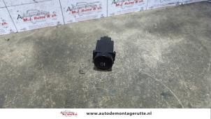 O106302 Gebruikte mistlamp schakelaar Daewoo Kalos