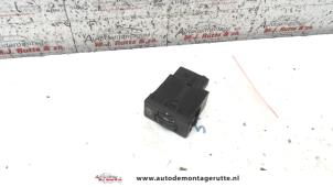 O98681 Gebruikte schakelaar koplamp ihv Toyota Aygo