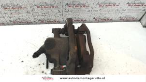 O132053 Gebruikte remklauw (tang) rechts-achter Mercedes Vito