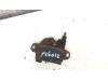 Gebruikte Slotmechaniek Motorkap Ford Focus O71564