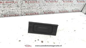 O90573 Gebruikte schakelaar achterklep Renault Clio