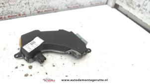 O130689 Gebruikte kachel weerstand Opel Vectra