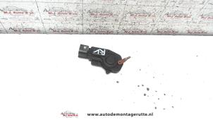 Gebruikte Portiervergrendelings Motor Peugeot 107 1.0 12V Prijs op aanvraag aangeboden door Autodemontage M.J. Rutte B.V.
