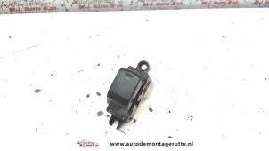 O107579 Gebruikte ruit schakelaar elektrisch Nissan Micra