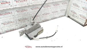 O83424 Gebruikte slotmechaniek portier 4deurs links-achter Peugeot 407
