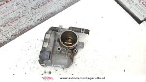 O122528 Gebruikte gasklephuis Opel Agila