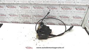 O82740 Gebruikte slotmechaniek portier 2deurs rechts Renault Megane