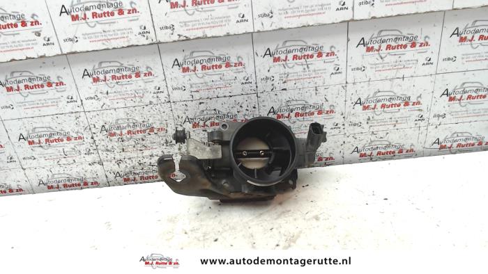 Gasklephuis van een Ford Focus 1 Wagon 1.4 16V 2002