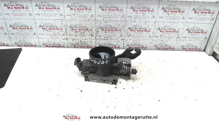 Gasklephuis van een Ford Focus 1 Wagon 1.4 16V 2002