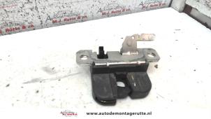 O91985 Gebruikte achterklep slotmechaniek Seat Ibiza