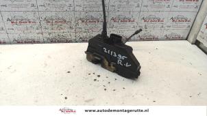O83756 Gebruikte slotmechaniek portier 4deurs rechts-voor Renault Scenic