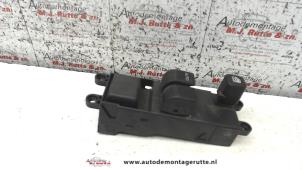 O108958 Gebruikte schakelblok ruiten Nissan Primera