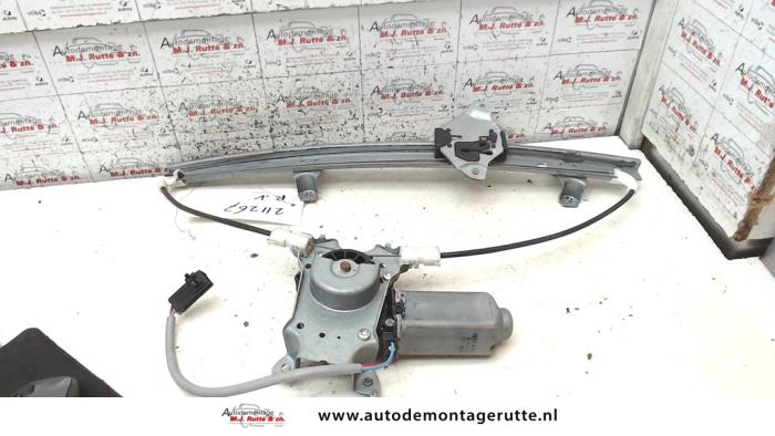 Gebruikte Raammechaniek 4Deurs rechts-voor Nissan Primera O79247