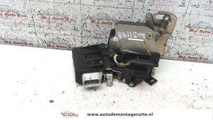 O82829 Gebruikte deurslot mechaniek 4deurs links-voor BMW 5-Serie