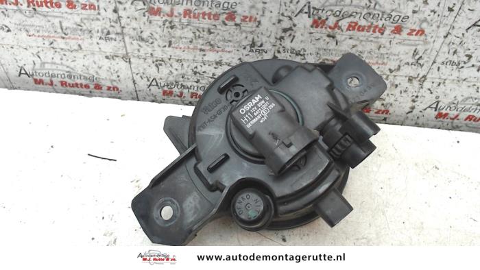 Mistlamp links-voor van een Nissan Micra (K12) 1.2 16V 2003