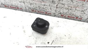 O105854 Gebruikte schakelaar spiegel Volkswagen Passat