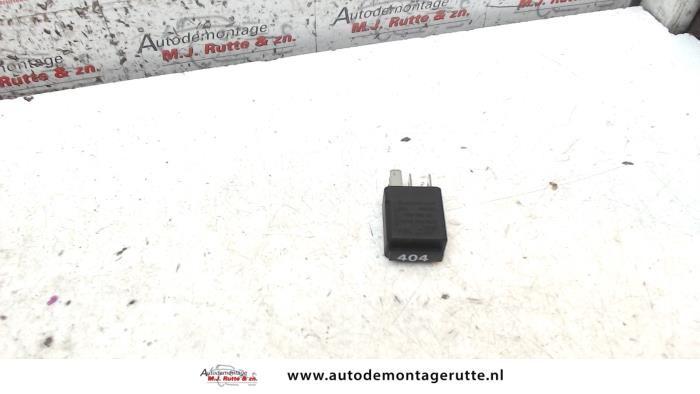 Gebruikte Relais Volkswagen Passat O105305