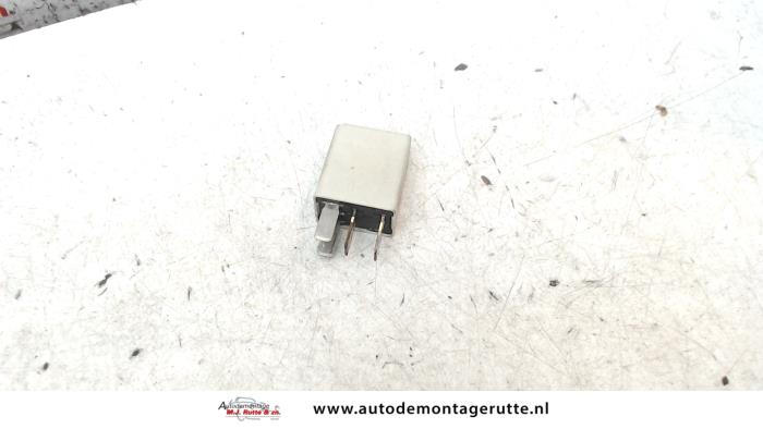Gebruikte Relais Volkswagen Passat O105306