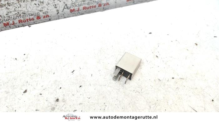 Gebruikte Relais Volkswagen Passat O105307