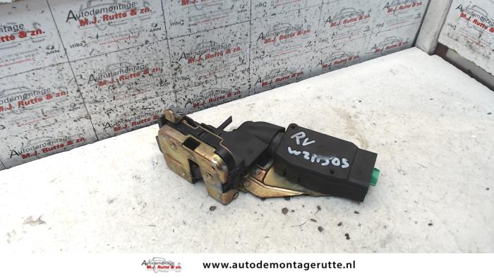Gebruikte Deurslot Mechaniek 4Deurs rechts-voor Volvo S40/V40 O83789
