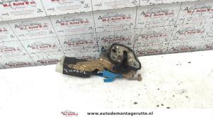 O82548 Gebruikte slotmechaniek portier 2deurs links Saab 9-3