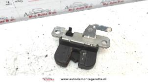 O91979 Gebruikte slotmechaniek achterklep Seat Ibiza