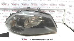 O74525 Gebruikte koplamp rechts Seat Arosa