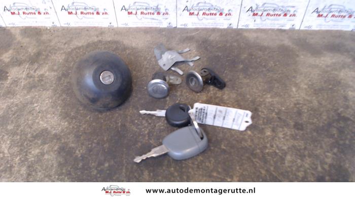 Gebruikte Tankdop Renault Twingo O98397