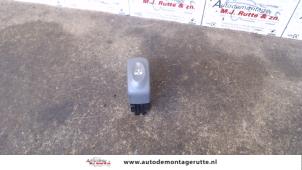 O107986 Gebruikte raam schakelaar elektrisch Renault Twingo
