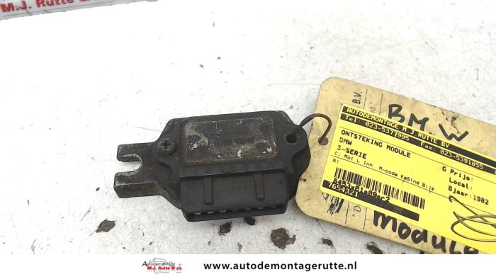 Ontstekingsmodule van een BMW 5 serie (E28) 518i 1985