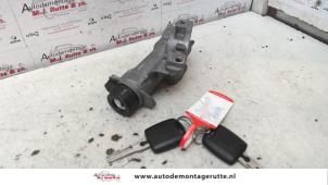 O114216 Gebruikte kontaktslot+sleutel Skoda Fabia