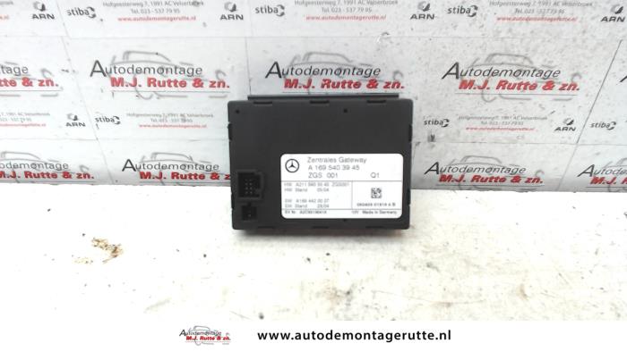 Module Centrale Deurvergrendeling van een Mercedes-Benz A (W169) 1.7 A-170 5-Drs. 2005