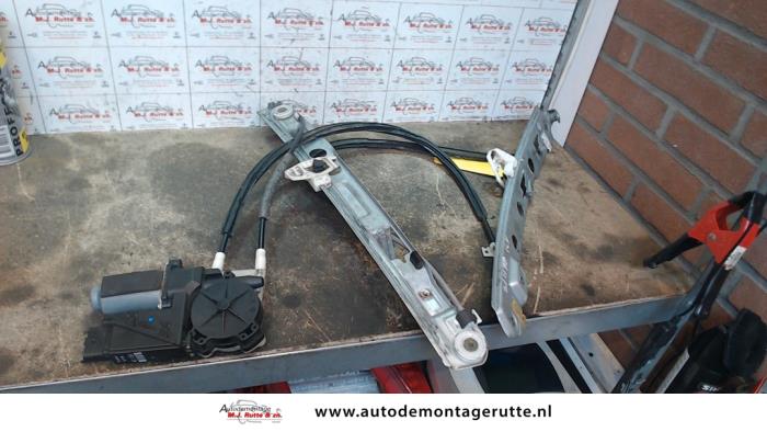 Gebruikte Ruitmechaniek 2Deurs rechts-voor Renault Megane O78840