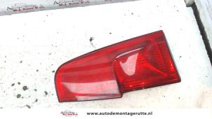 Gebruikte Bumper reflector rechts-achter Opel Signum (F48) 2.2 direct 16V Prijs op aanvraag aangeboden door Autodemontage M.J. Rutte B.V.