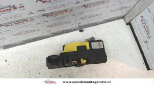 O84048 Gebruikte slotmechaniek portier 4deurs rechts-achter Volvo S60
