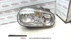 O73568 Gebruikte rechter koplamp Volkswagen Golf