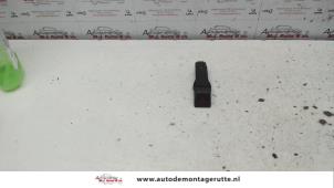 O104574 Gebruikte schakelaar paniekverlichting Volvo S40