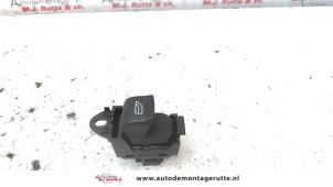 O108151 Gebruikte elektrisch raam schakelaar Volvo S40