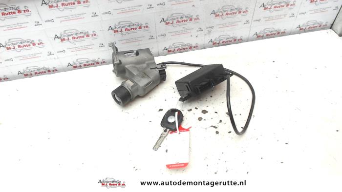 Gebruikte Kontaktslot+Sleutel Volkswagen Lupo O114073