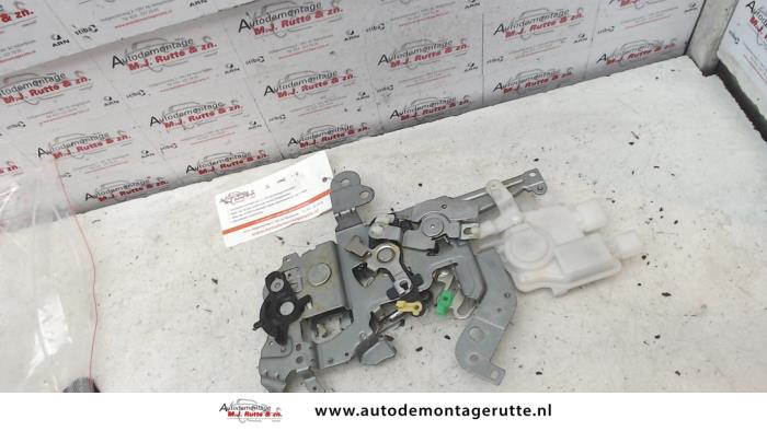 Gebruikte Schuifdeur Slotmechaniek rechts Mazda 5. O77479