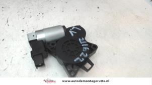O90115 Gebruikte motor electrisch raam Mazda 5.