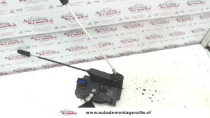 O83562 Gebruikte slotmechaniek portier 4deurs rechts-voor Opel Astra