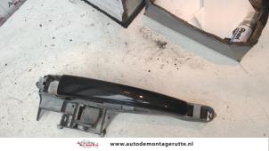 O79876 Gebruikte portiergreep 2deurs links Peugeot 207