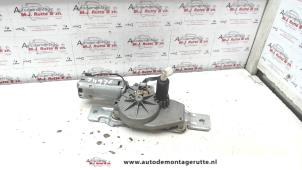O97010 Gebruikte ruitenwissermotor achter Nissan Micra